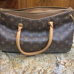 Louis Vuitton purse